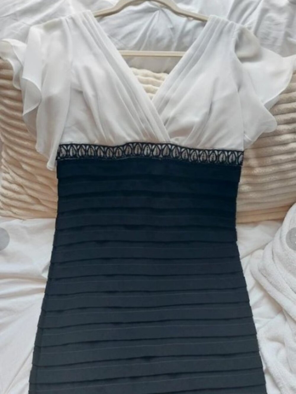 K Jordan Vintage Deep V-Neck Butterfly Sleeve Cocktail Dress Black White Size 6